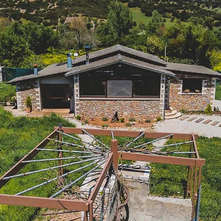 公寓 μάραθος 卡拉维塔